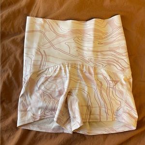 Gym-shark shorts size XS, baby pink in color.